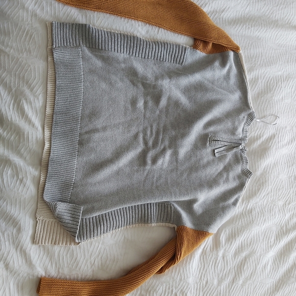 Sweater - Picture 3 of 3